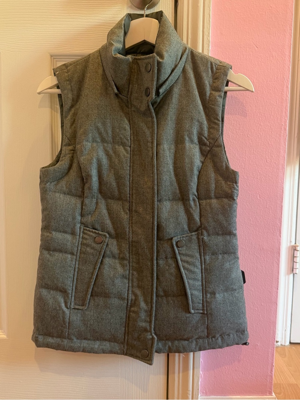 Tumi Women's Quilted Sleeveless Reversible Puffer Down Vest - Gray
